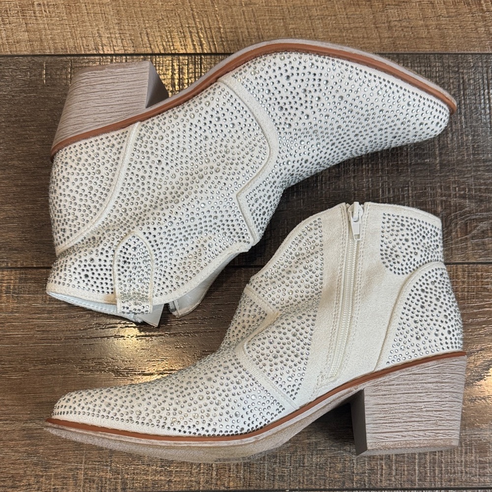 Pierre Dumas White Studded Ankle Booties